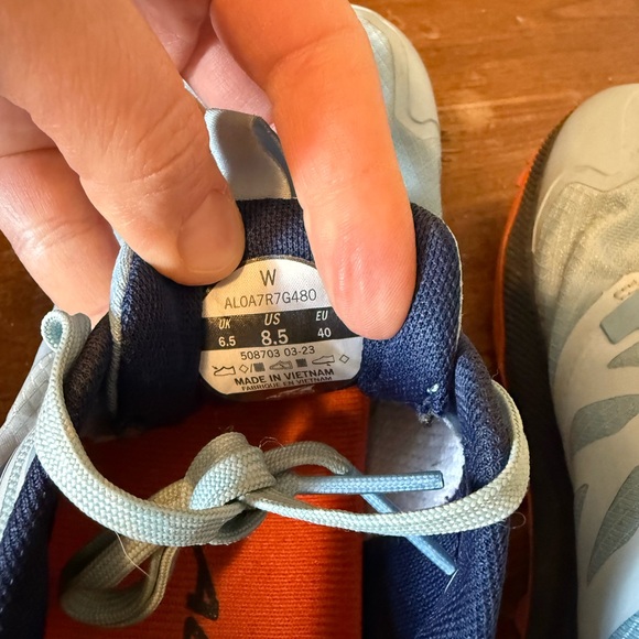 Altra Lone Peak 7 in women’s 8.5 - Picture 4 of 5